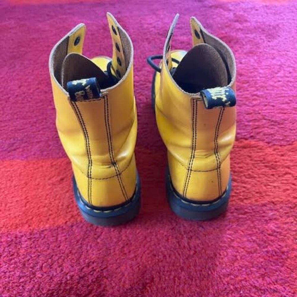 RARE Dr. Martens Smiley Hincky Boot - Picture 3 of 6